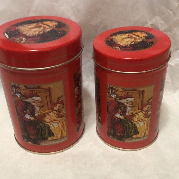 Christmas Tin Old Fashioned Santa 2 Nesting Round Red Vintage 5”x3.5” & 4.5”x3” - Picture 2 of 6